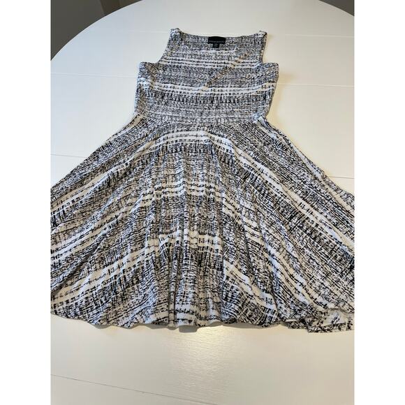 Cynthia Rowley Dress Geometric Print Size M Sleeveless Black White Fit and Flare - Picture 4 of 7